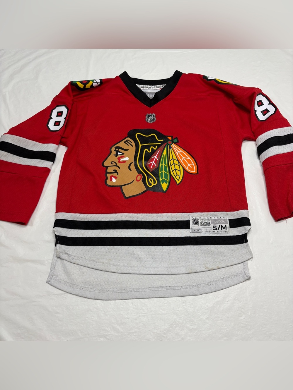 Reebok Chicago Blackhawks NHL Patrick Kane #88 Youth S/M Hockey Jersey